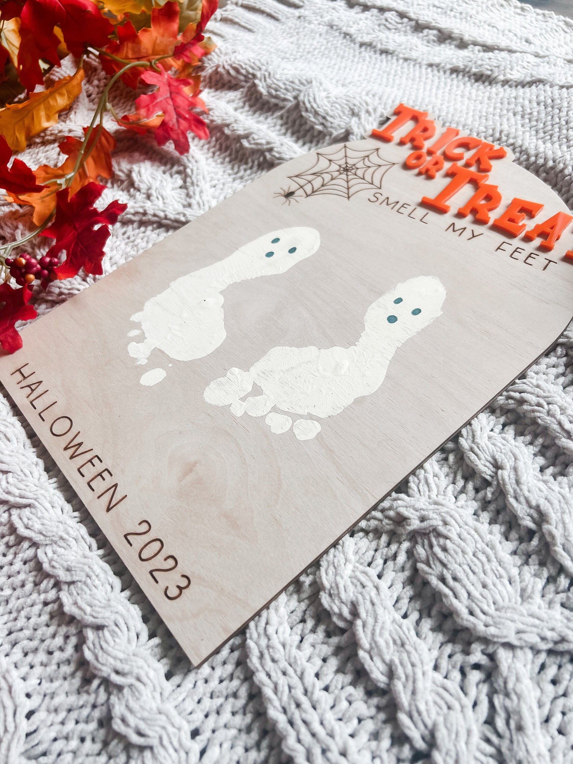 DIY Halloween Footprints Sign